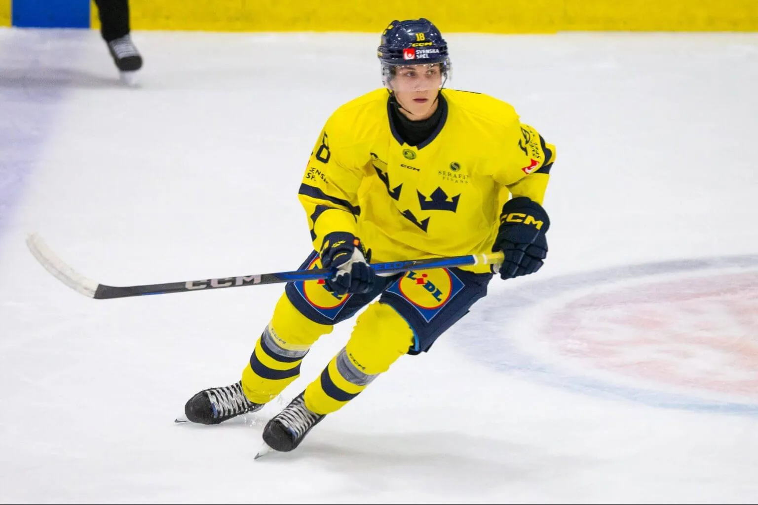 2025 NHL Draft prospect Victor Eklund compares himself to current Flyers winger