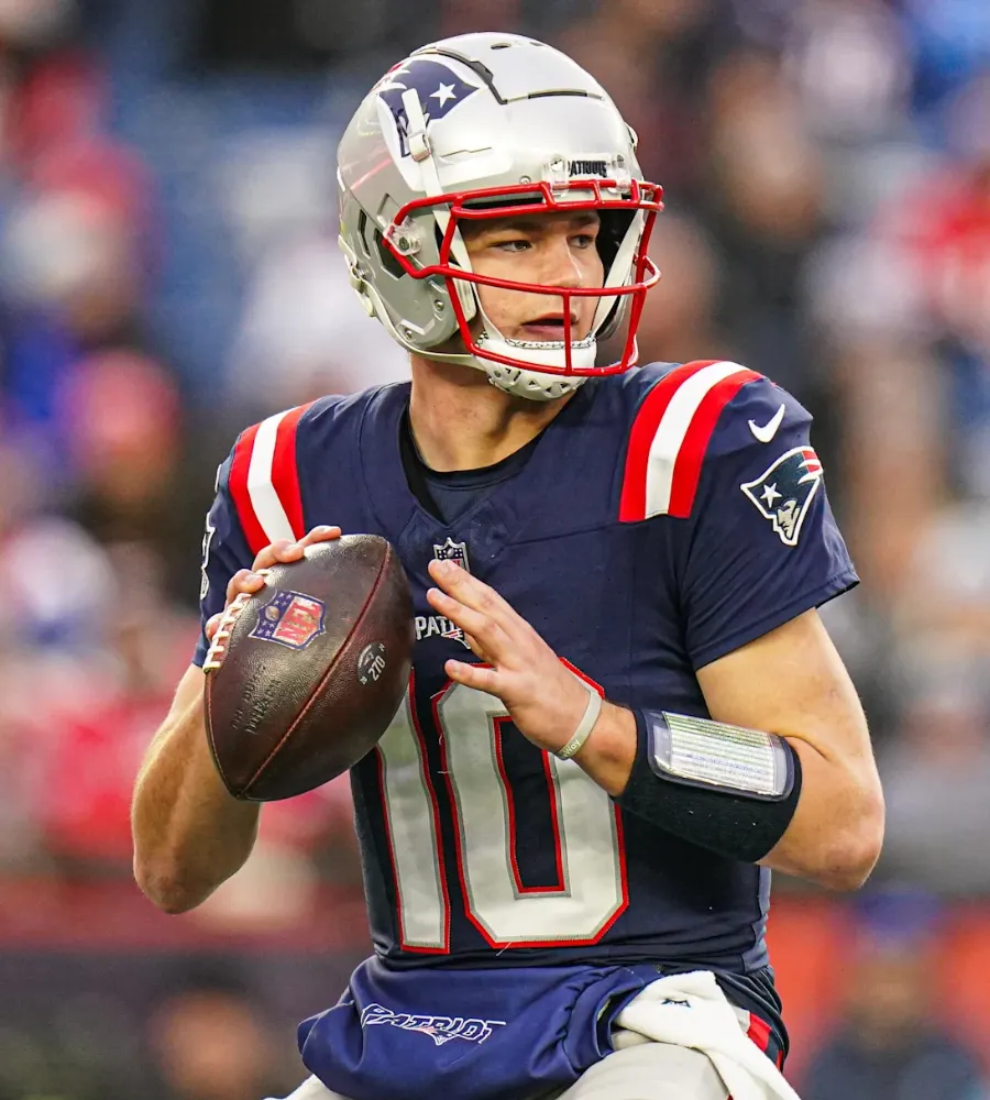 Patriots' Drake Maye Emerging as Offensive Leader