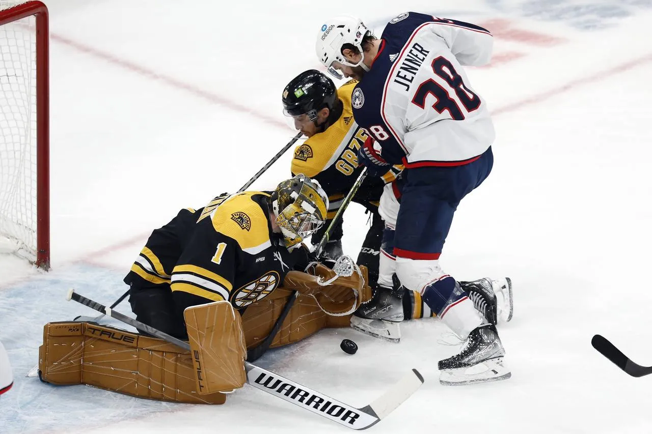 Jeremy Swayman was one of many underperforming Boston Bruins in 2024-25