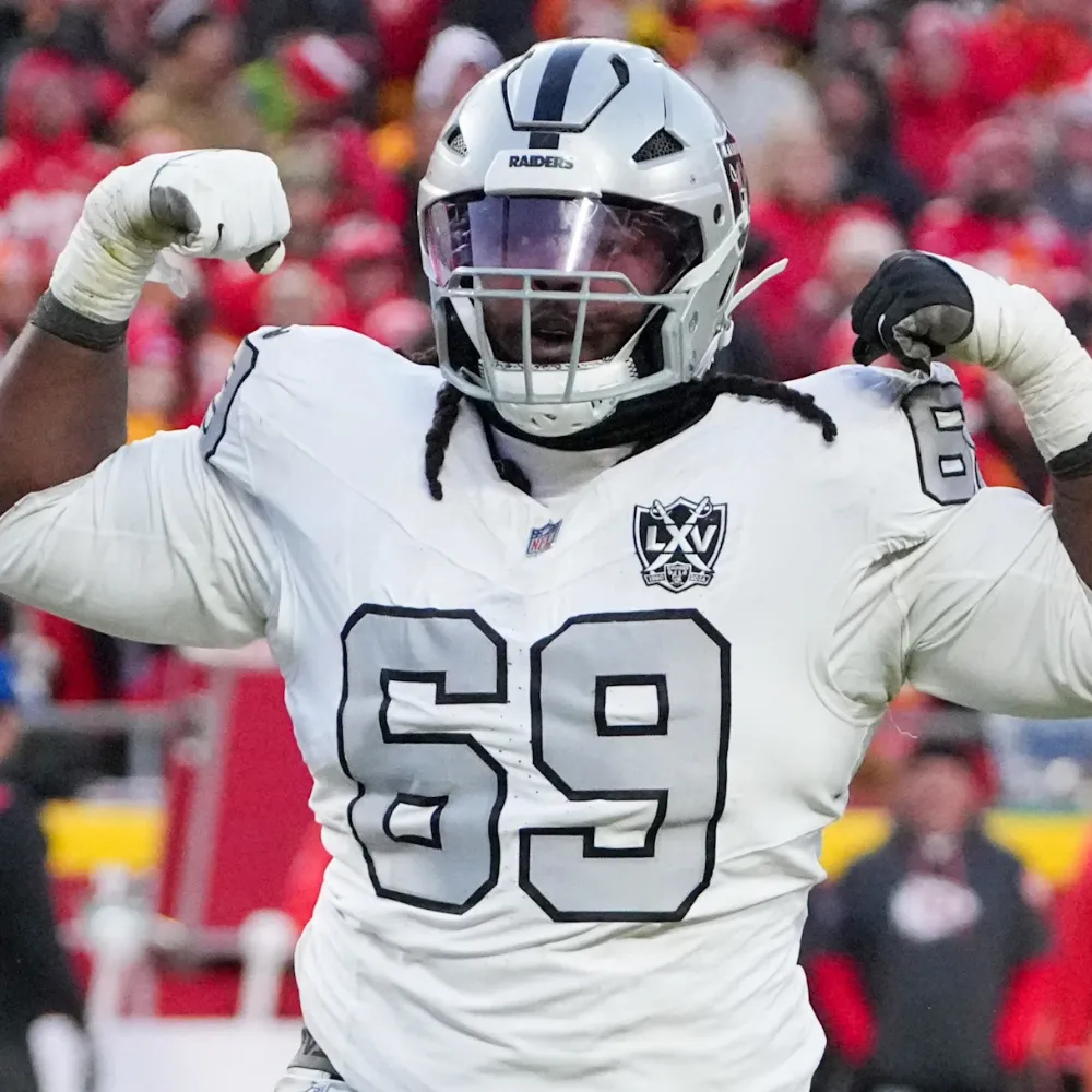 “He walked in with a chain, circles on it, a flashy watch and didn’t give a damn” – Raiders’ Elandon Roberts spills behind-the-scenes locker room stories about Adam Butler, reveals how underestimated DT became a Super Bowl X-factor - suong