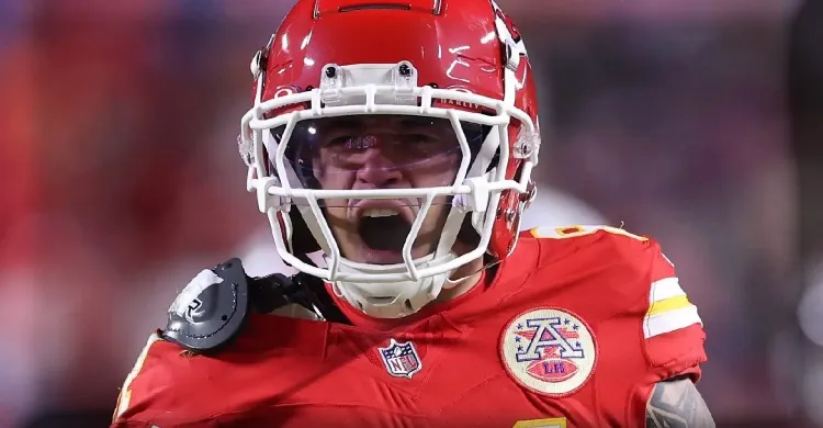 Chiefs WR on ‘Short Leash’ as Fan Favorite Attempts to Steal Roster Spot