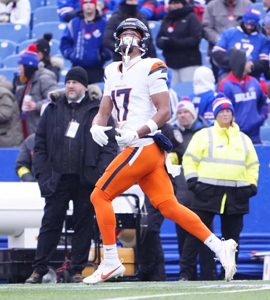 “Looks Like Sutton’s Successor” — Devaughn Vele Emerging as Broncos’ Long‑Term WR1 Contender