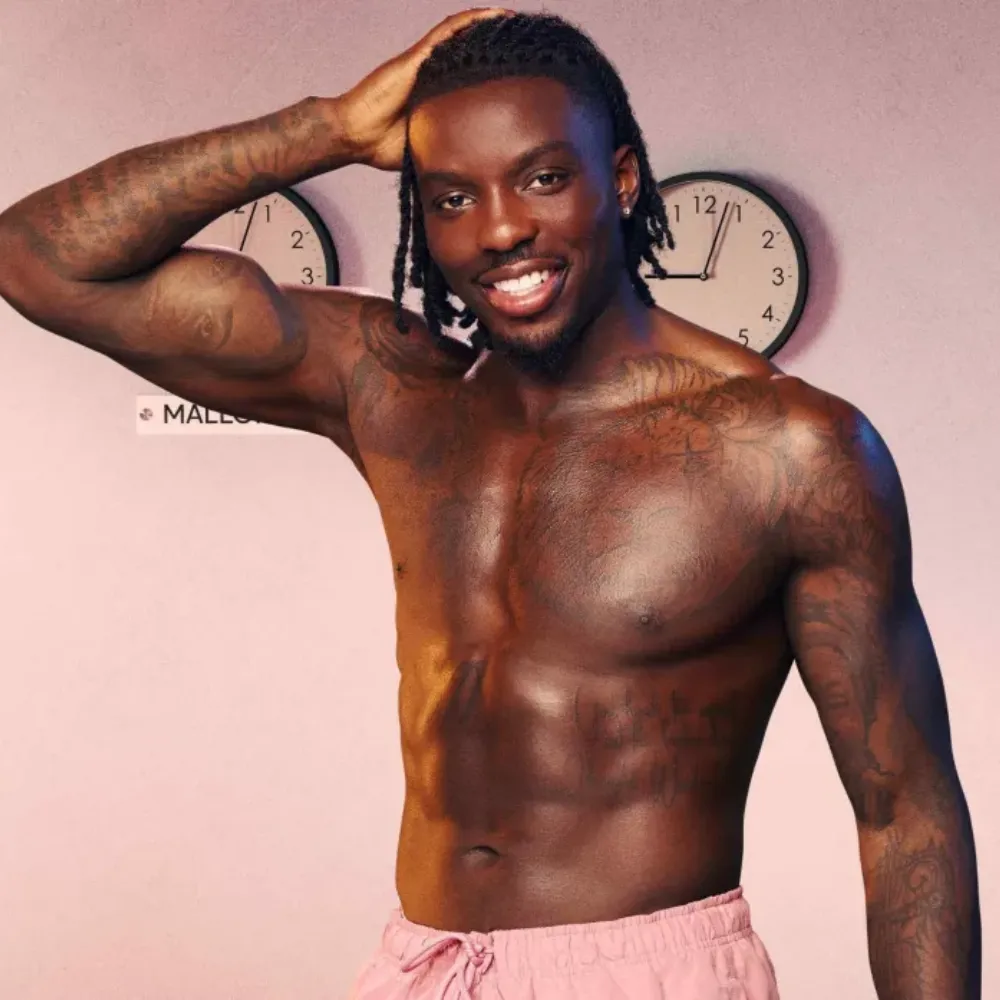 "He’s got a wandering eye and makes his female clients' wishes come true" – Love Island fans label new bombshell Dejon a ‘walking red flag’ just minutes into the premiere after his ‘worrying’ intro leaves viewers stunned - suong