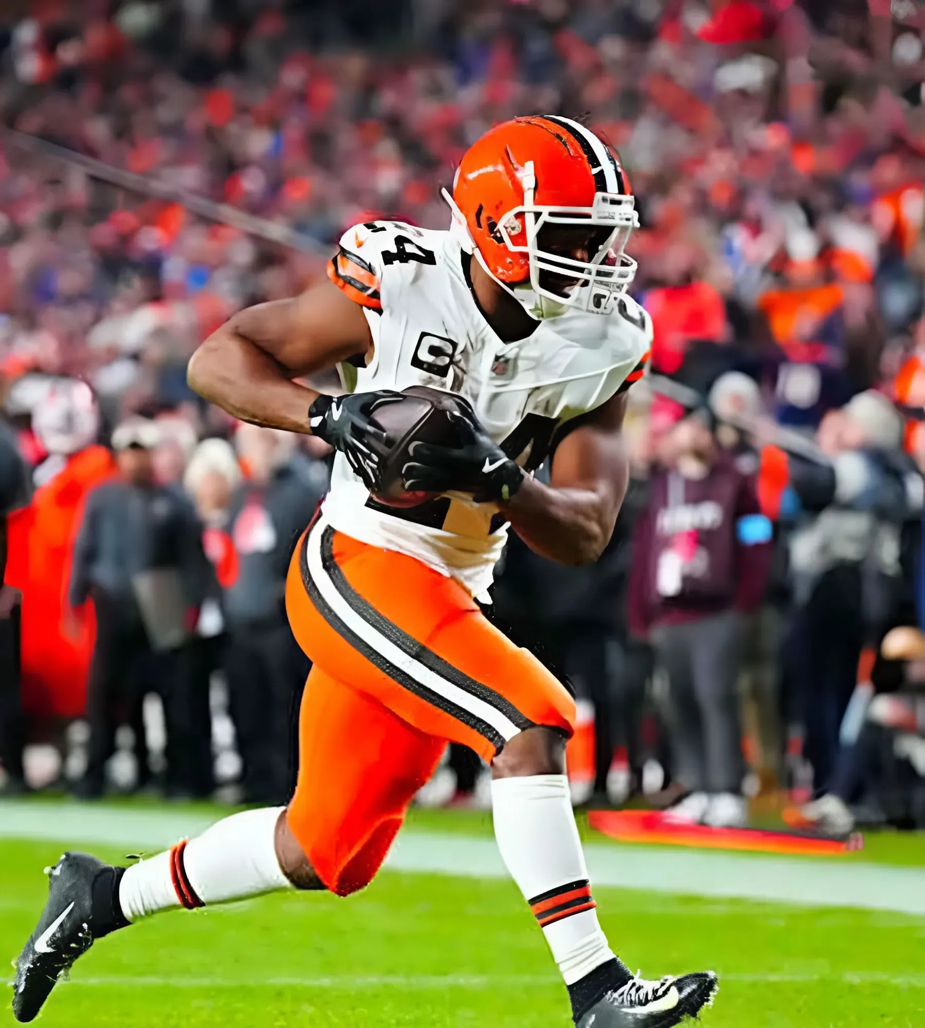 Nick Chubb officially signs with Houston Texans; inside his contract details