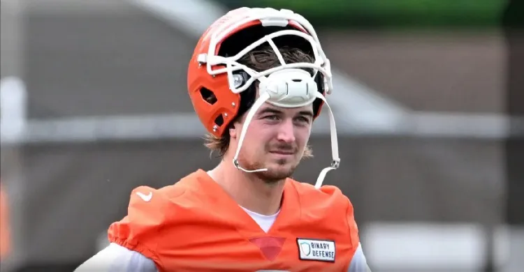 Latest Photo Kenny Pickett Draws Attention Ahead of Minicamp