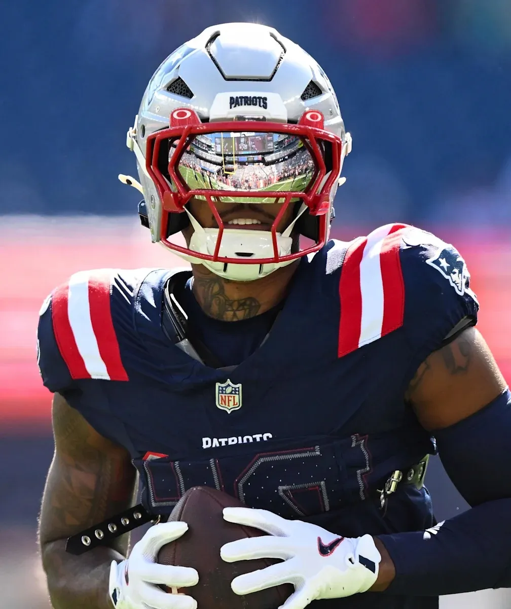 Texans Connected to Compelling WR Trade Swap With Patriots Texans Connected to Compelling WR Trade Swap With Patriots