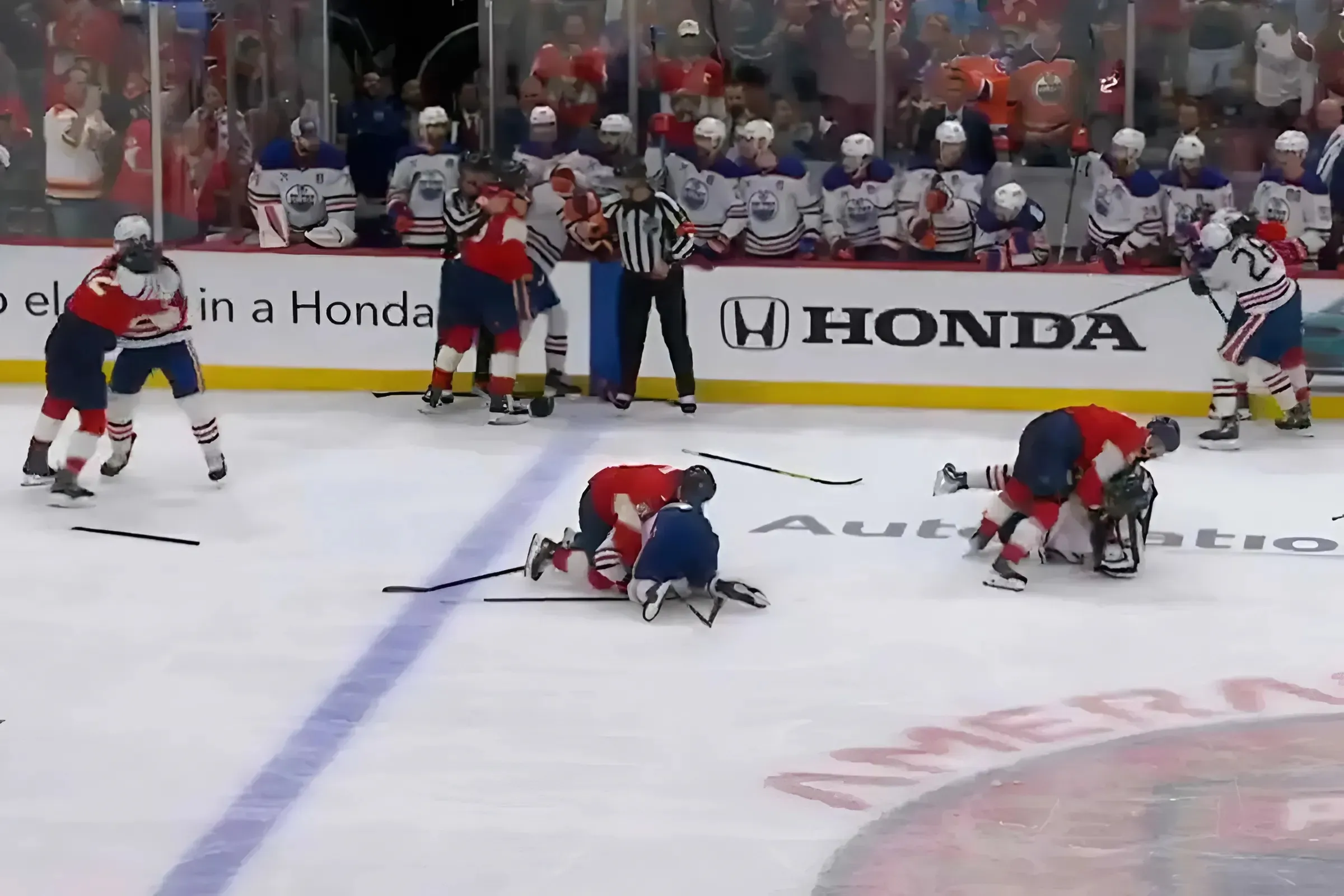 Chaos Erupts in Stanley Cup Final Game 3: Panthers Dominate Oilers 6-1 Amid Line Brawl trucc