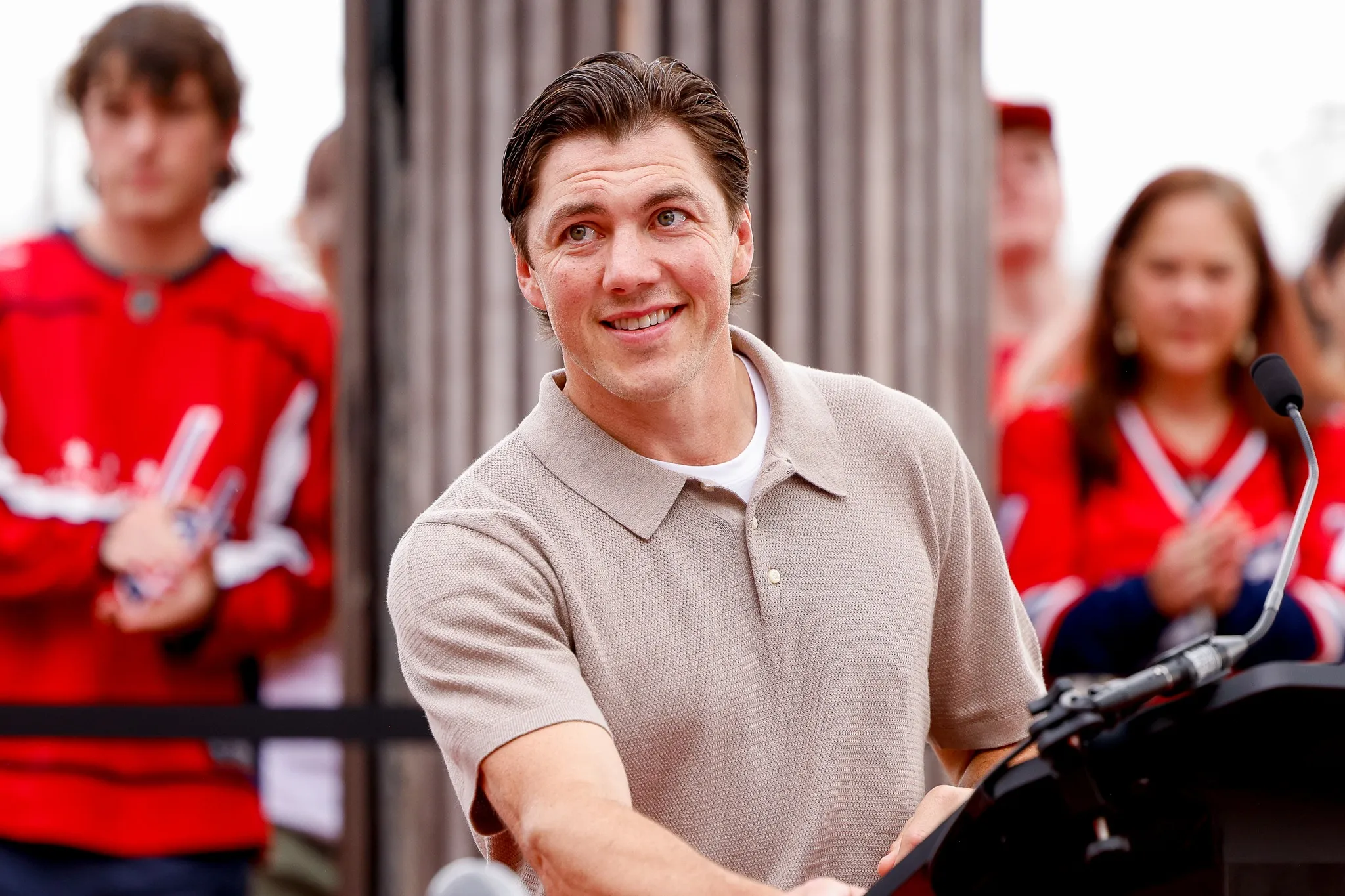 How Much Did T.J. Oshie Want To Stay With The Capitals? He Drafted His Own Contract Extension On A Paper Towel
