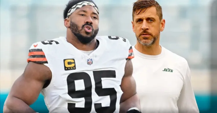 Aaron Rodgers Gets Warning From Browns Star Myles Garrett