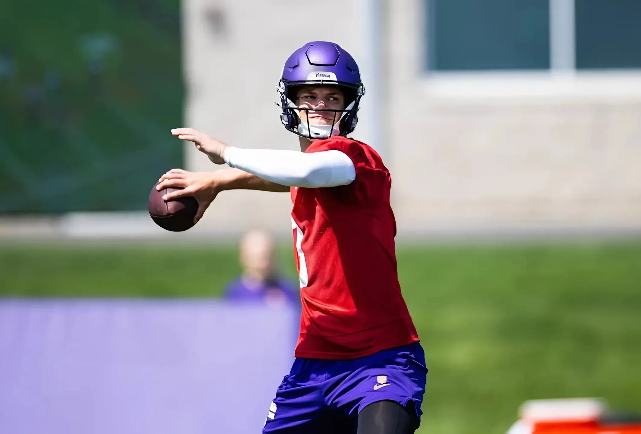 J.J. McCarthy Raises Eyebrows With Vikings Teammate in Mandatory Minicamp