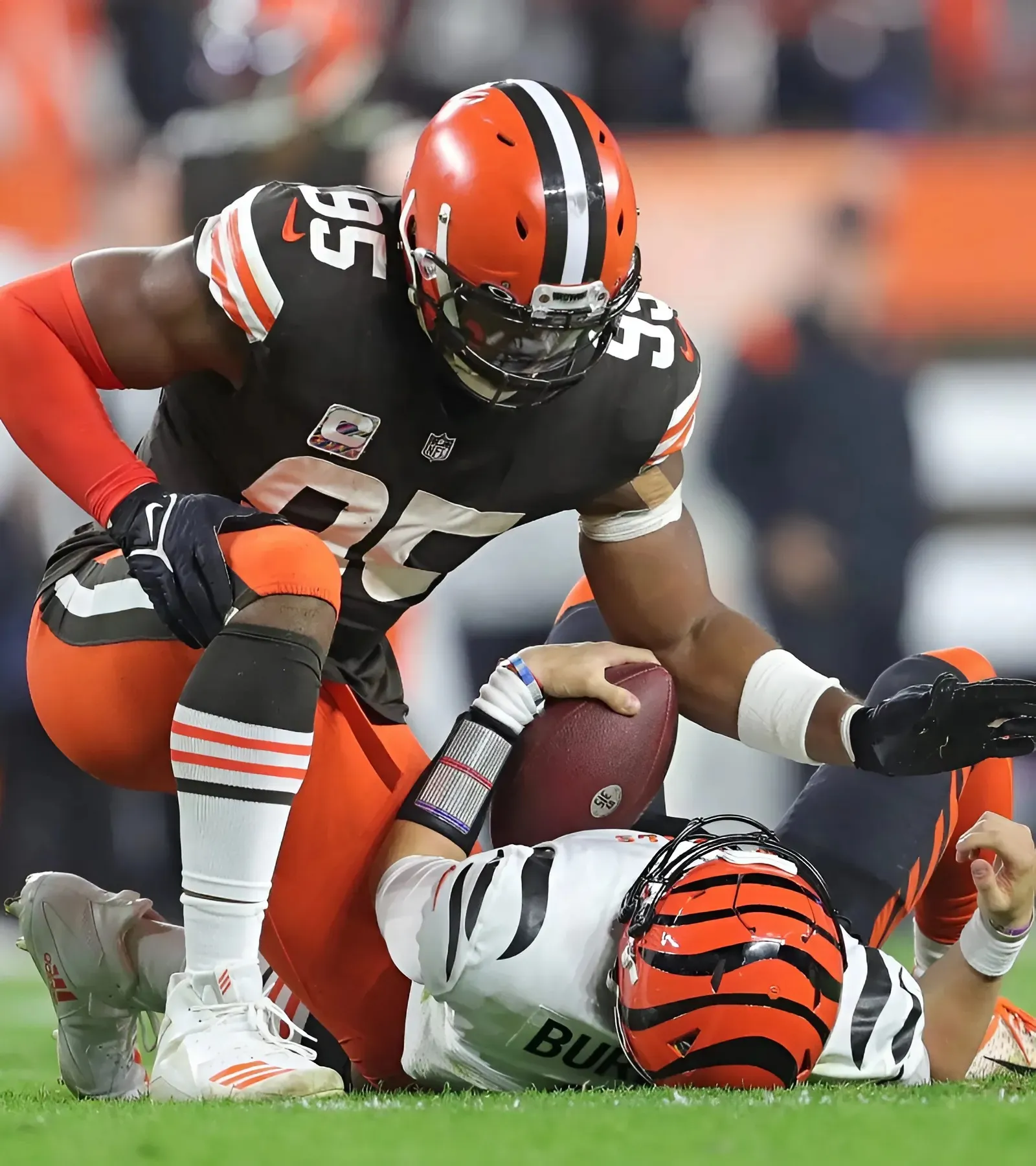 Browns’ Myles Garrett Fires 1-Liner on Steelers Signing Aaron Rodgers