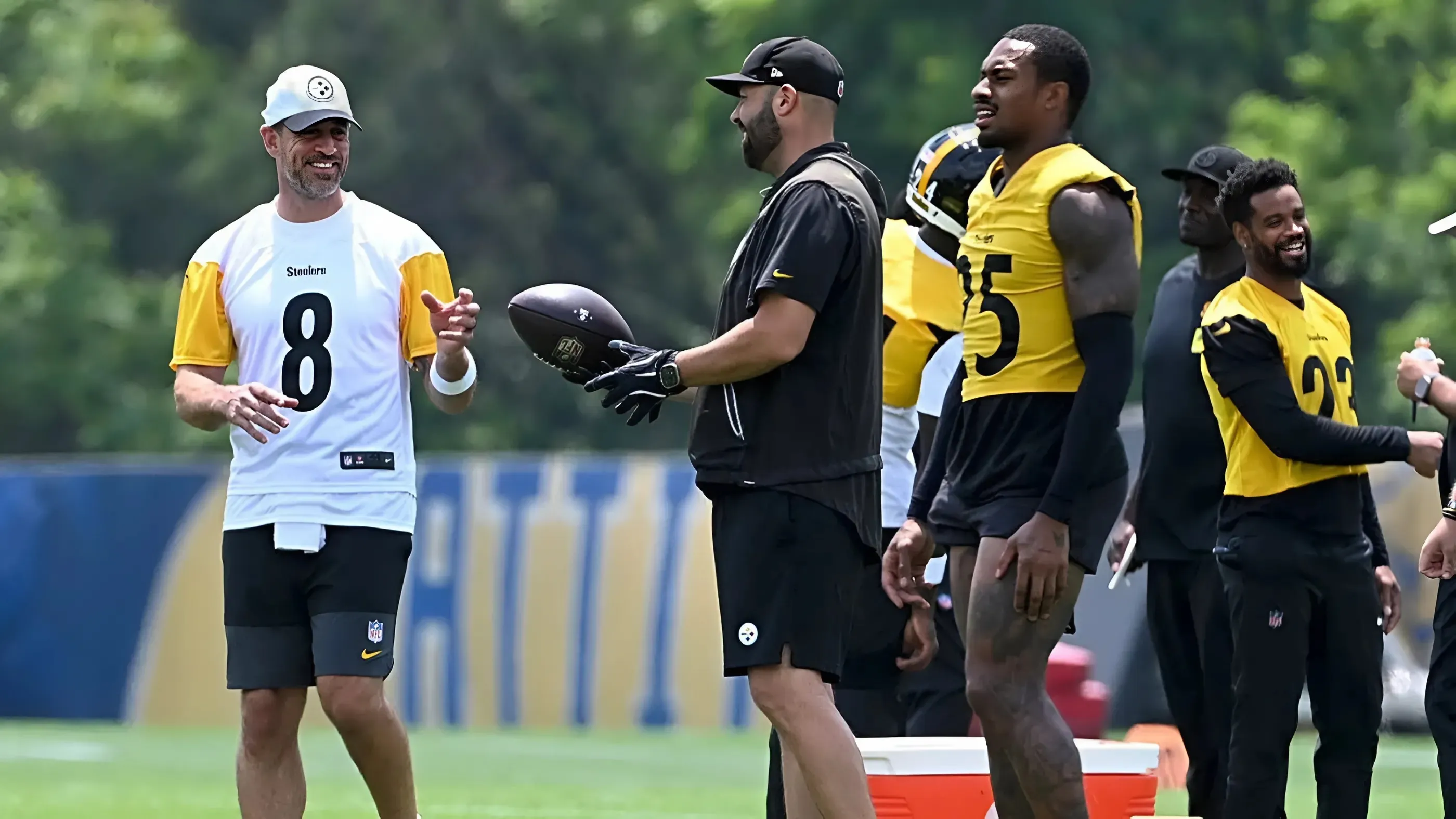 Steelers’ Aaron Rodgers takes issue with question about audibles Steelers’ Aaron Rodgers takes issue with question about audibles