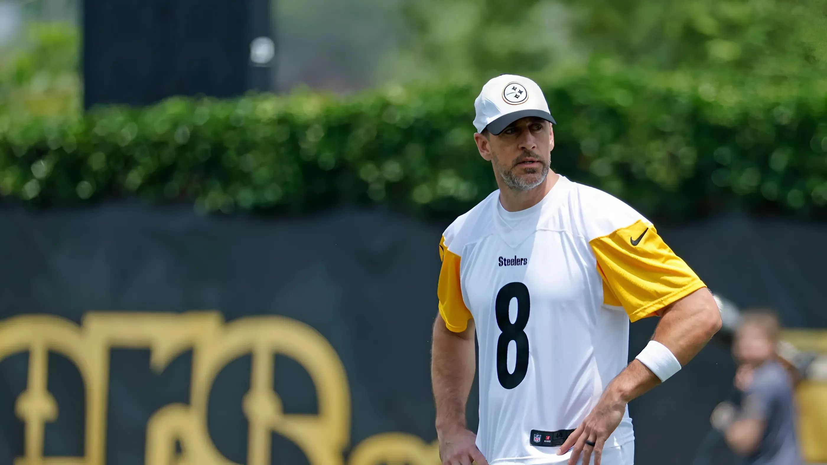 Mike Tomlin shuts down wild Aaron Rodgers question with 3 simple words