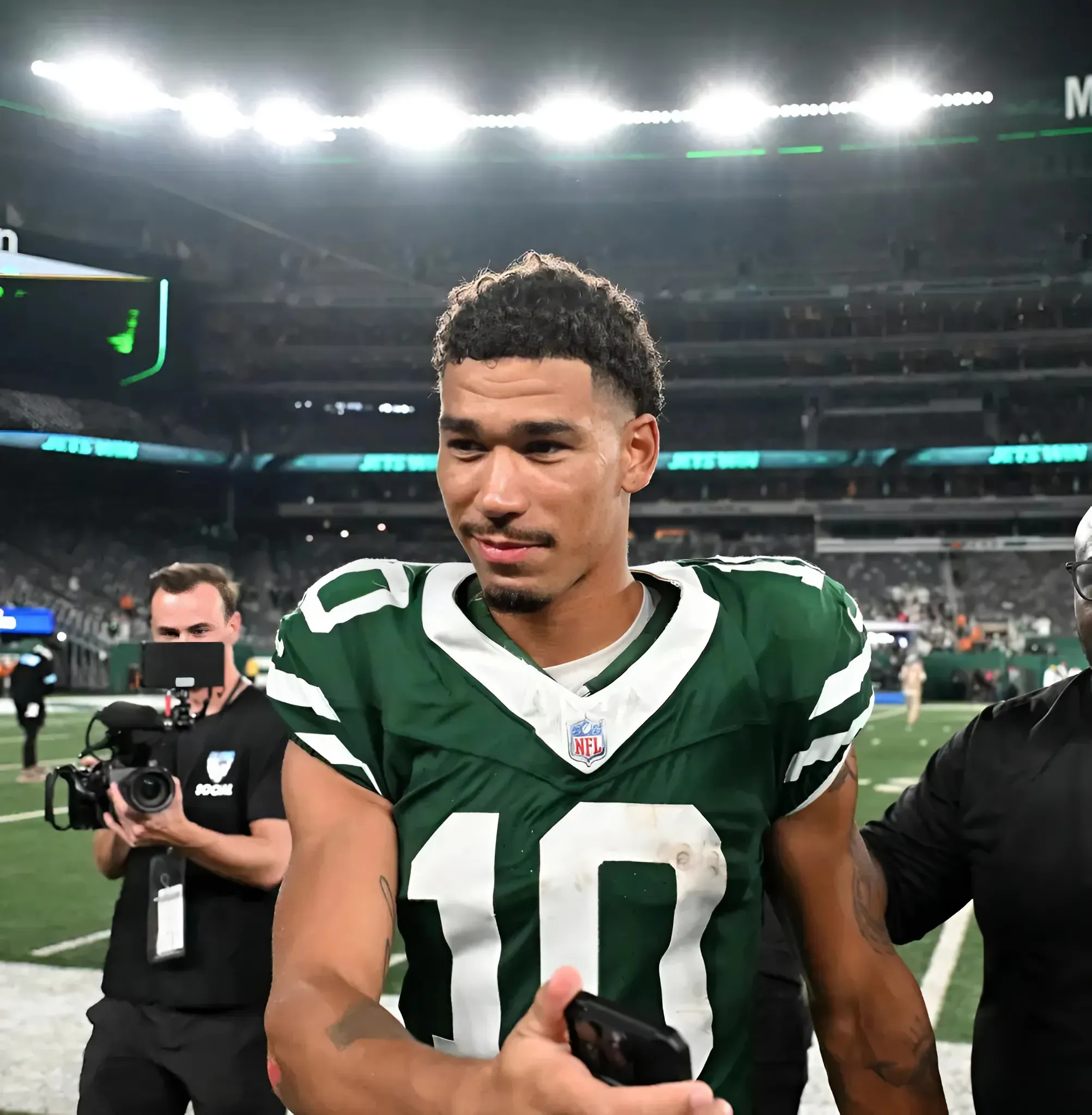 Jets Polarizing Star Retiring Despite Eyeing Return To NY Jets Polarizing Star Retiring Despite Eyeing Return To NY