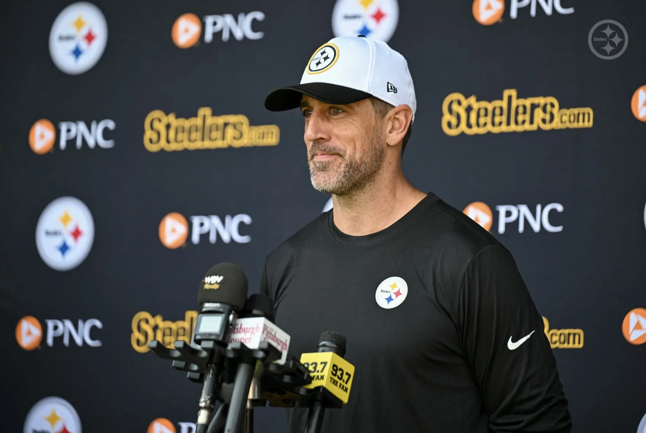 Aaron Rodgers Reveals ‘Driving Factor’ in Signing With Steelers