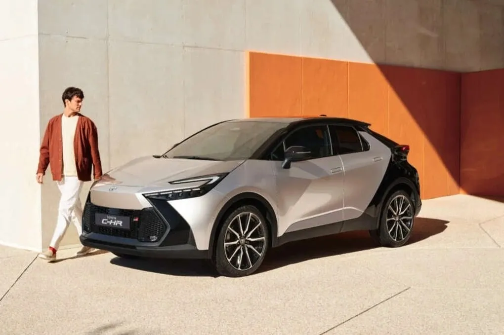 Toyota C-HR 2024: A Compact Crossover That Turns Heads