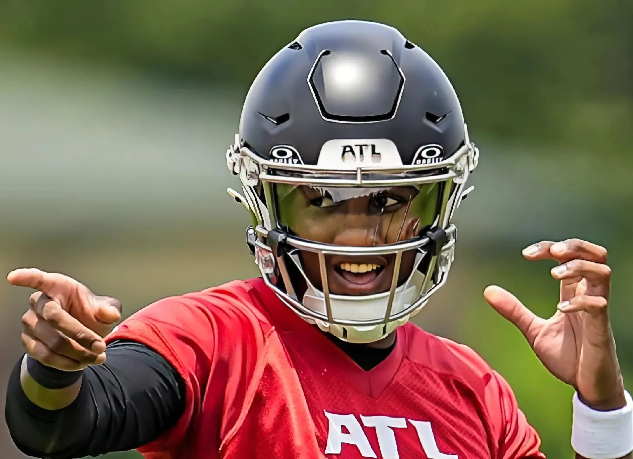 Calm Under Fire, Drake London Impressed with Falcons QB Michael Penix Jr.