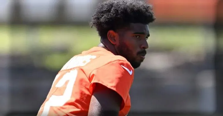 Shedeur Sanders Breaks Silence on Father’s Illness Amid Browns QB Battle