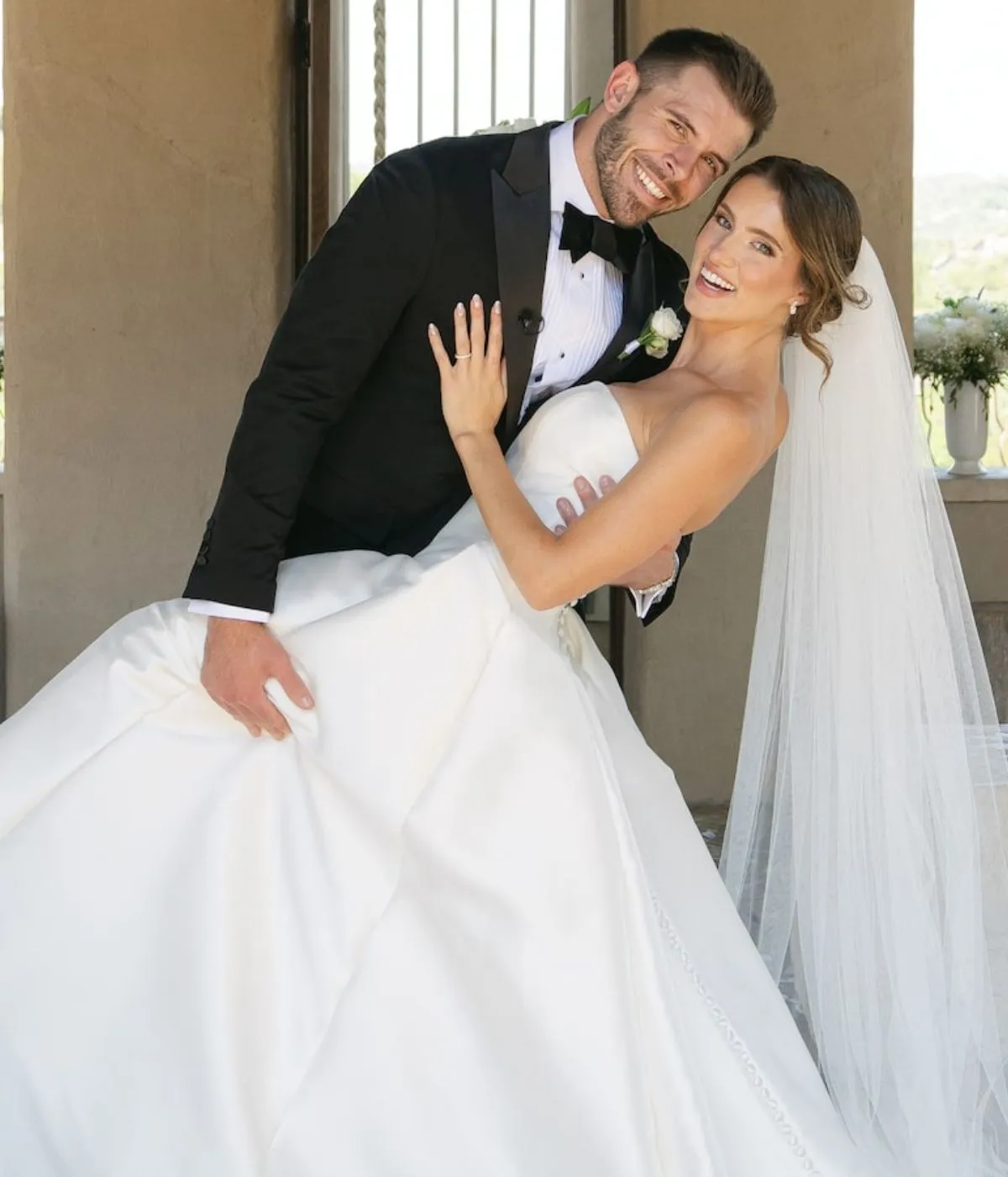 Zach Shallcross & Kaity Biggar Reveal Behind-the-Scenes Wedding Details — Including a Michelle Obama Connection!