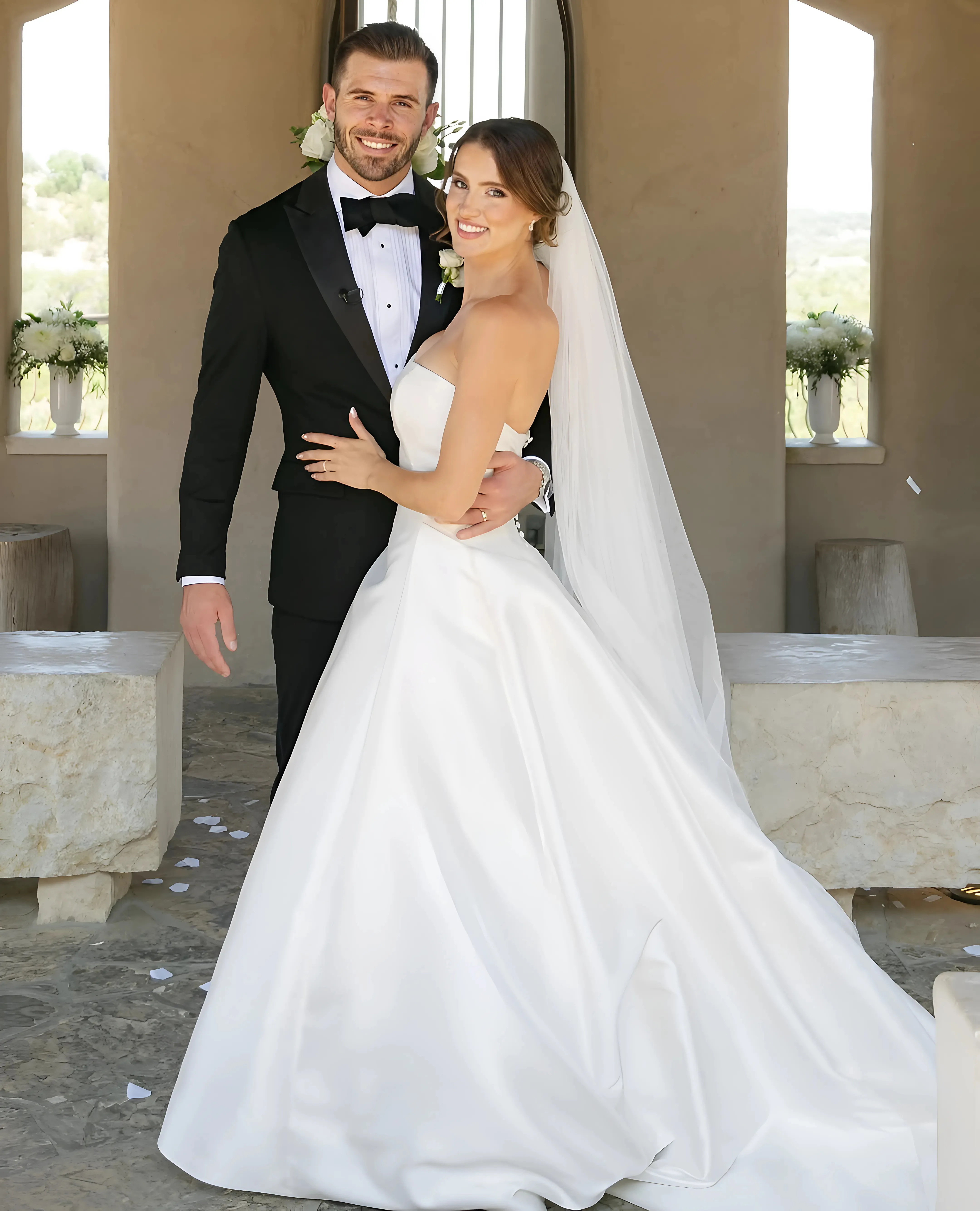 Kaity Biggar and Zach Shallcross Are Married! Bachelor Couple Ties the Knot in Texas Wedding