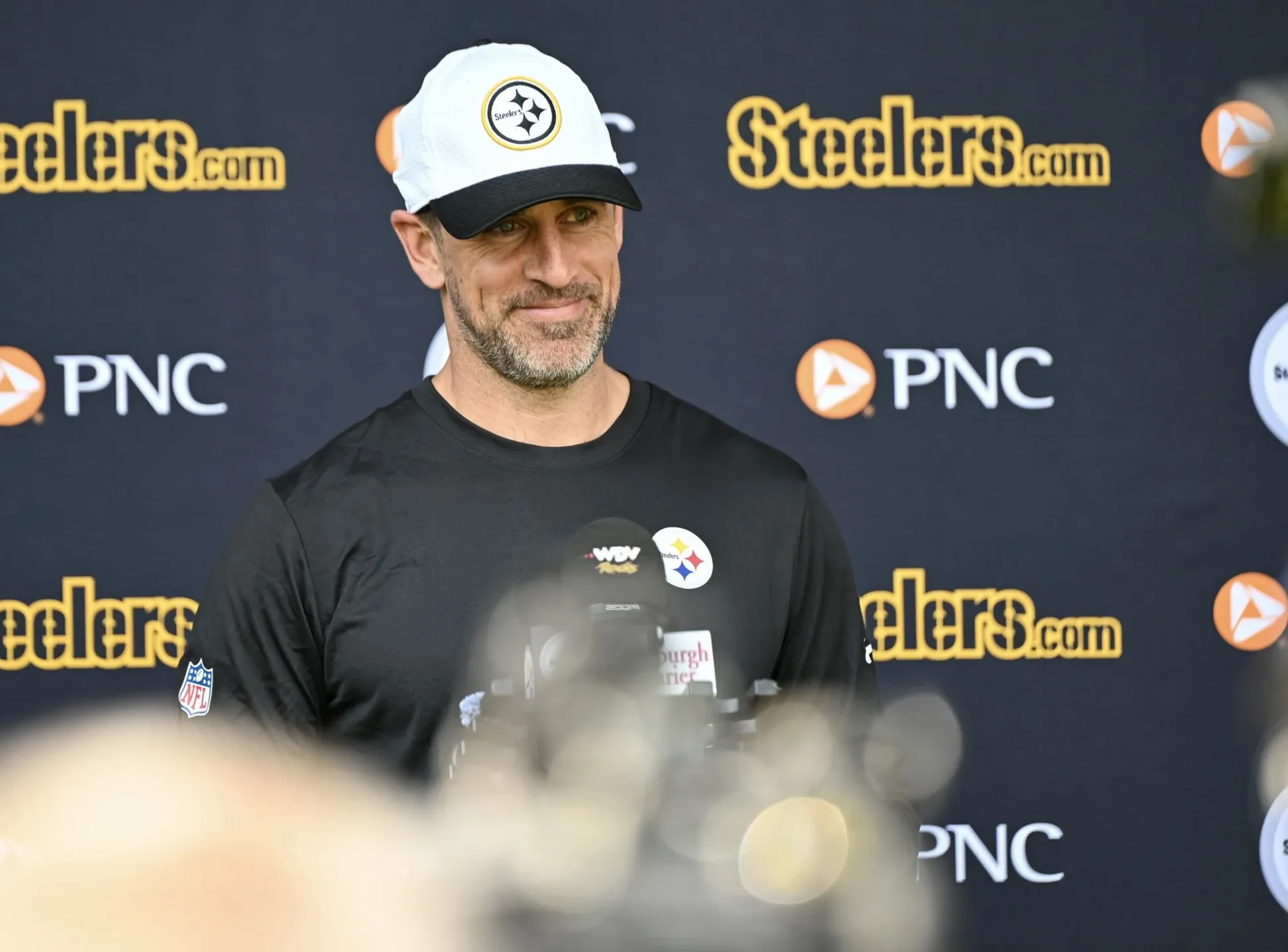 Steelers’ Aaron Rodgers Speaks out on Working With Rookie QB Will Howard