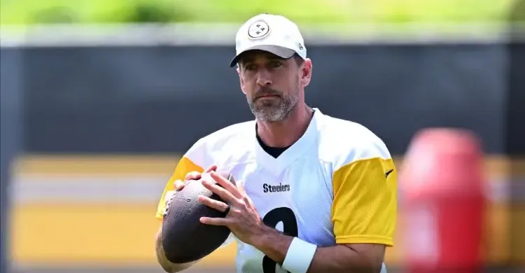 Steelers’ Zach Frazier Reveals Aaron Rodgers’ First Strong Message to Team