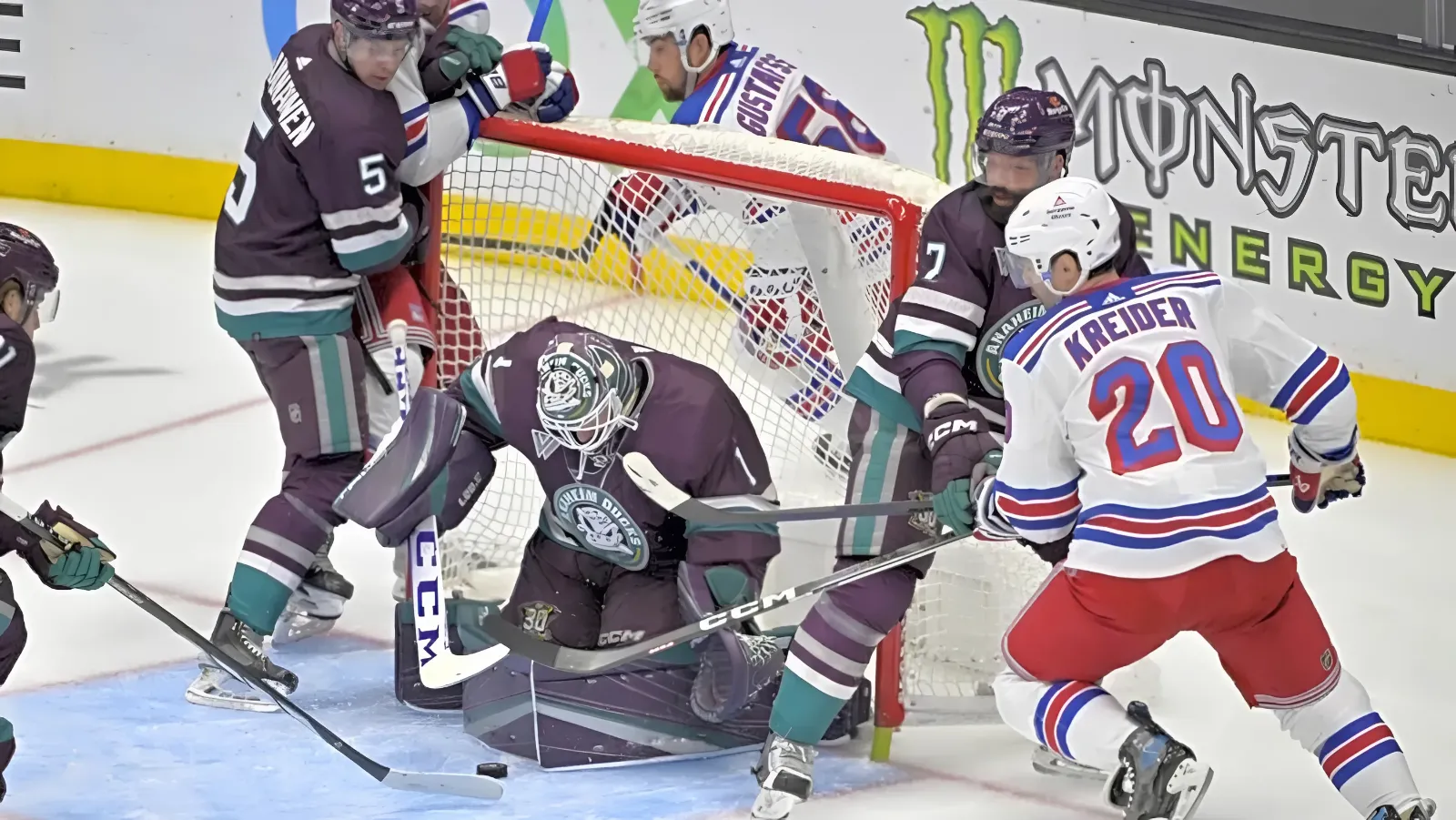 Anaheim Ducks, New York Rangers Complete Chris Kreider Trade
