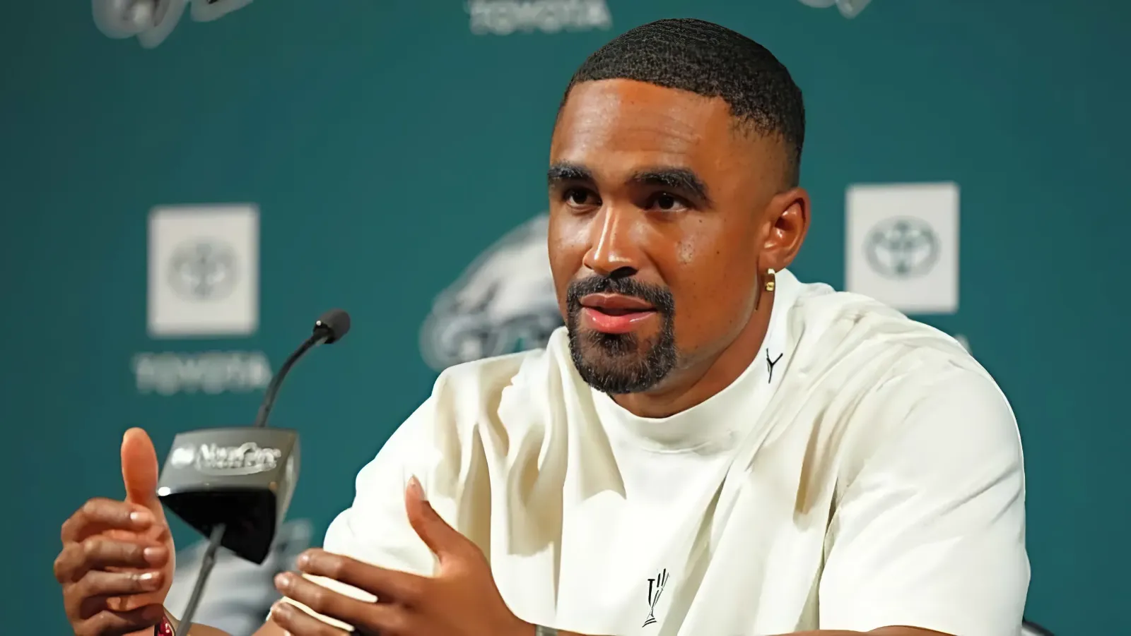 Jalen Hurts isn't sweating what most people are concerned about with Eagles