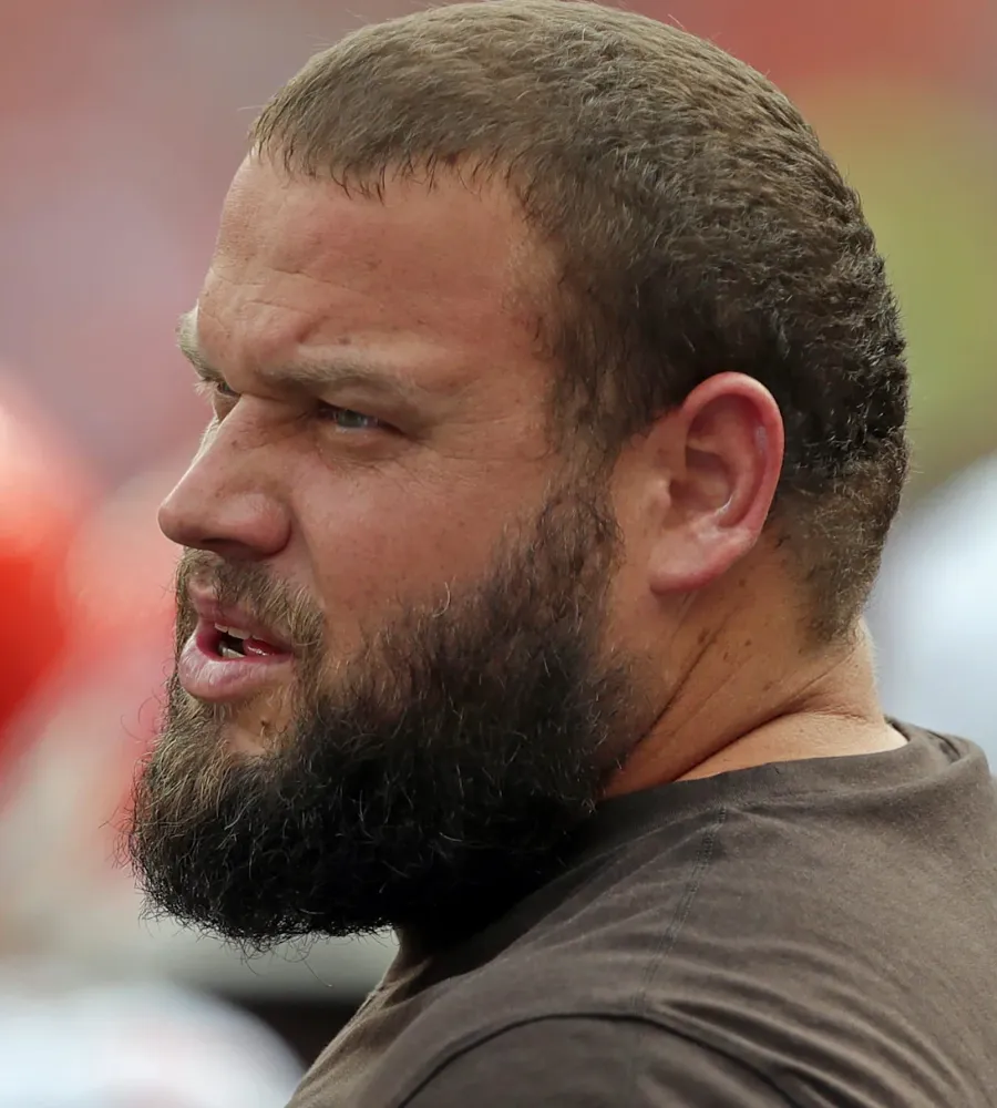 Bloomgren’s Pitch Works: Offensive Line Coach Credited for Bitonio’s Return