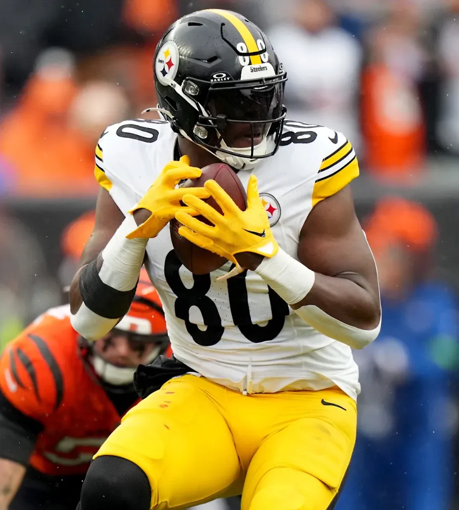 Steelers’ 'Mount' Makes a Move: Darnell Washington Emerges as Minicamp MVP