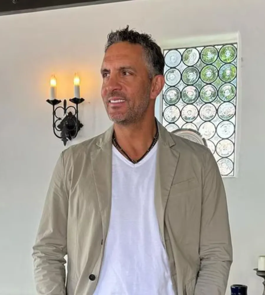 Mauricio Umansky Declares He’s “Ready to Play” Amid Kyle Richards Split — Sends Fans Into a Frenzy With New Photo