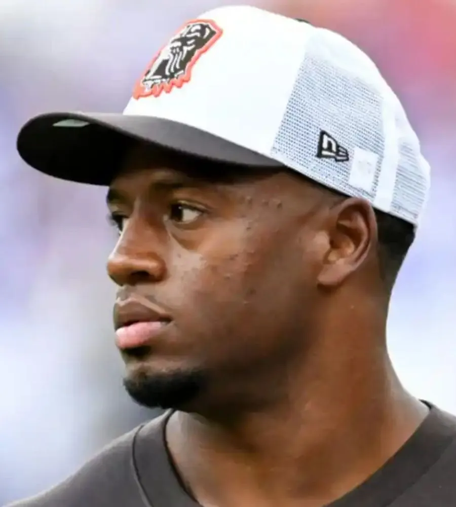 Former Browns Teammate Sends Strong Message to Texans RB Nick Chubb