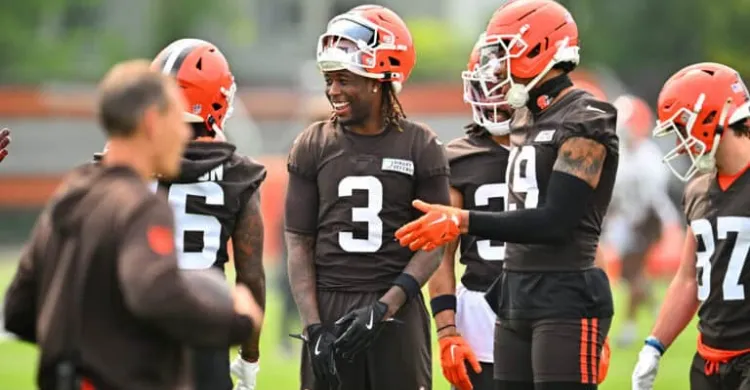 Browns Had Surprise Visitor On Final Day Of Minicamp Browns Had Surprise Visitor On Final Day Of Minicamp