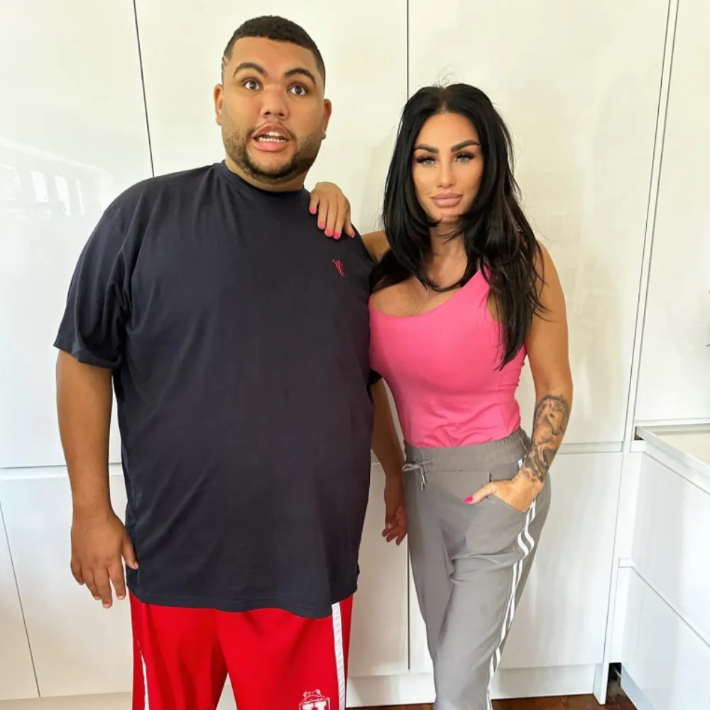 “They found cancer” – Katie Price reveals shock diagnosis of rare tumour during pregnancy after manicurist spotted unusual lump, as she admits stress from carrying son Harvey may have triggered the disease - suong