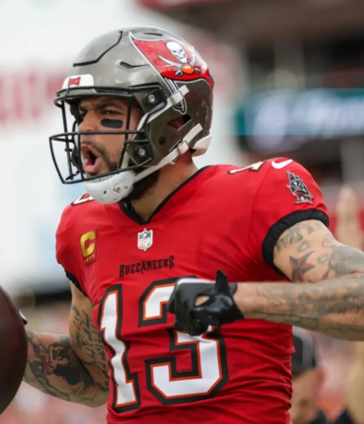 Mike Evans Has Strong Words For Buccaneers Rookie During Minicamp Mike Evans Has Strong Words For Buccaneers Rookie During Minicamp