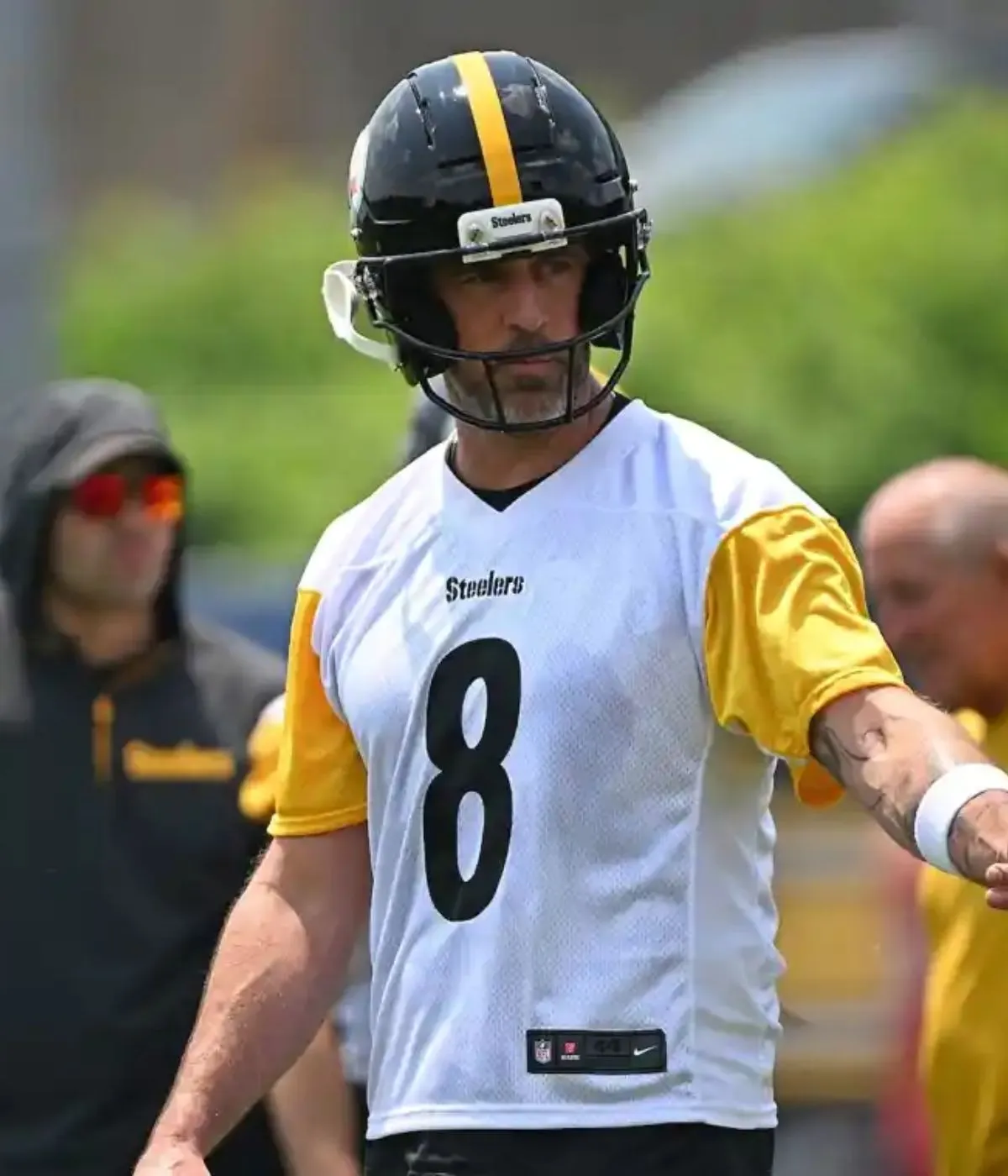 Former Steelers Pro Bowler Delivers Strong Advice to QB Aaron Rodgers