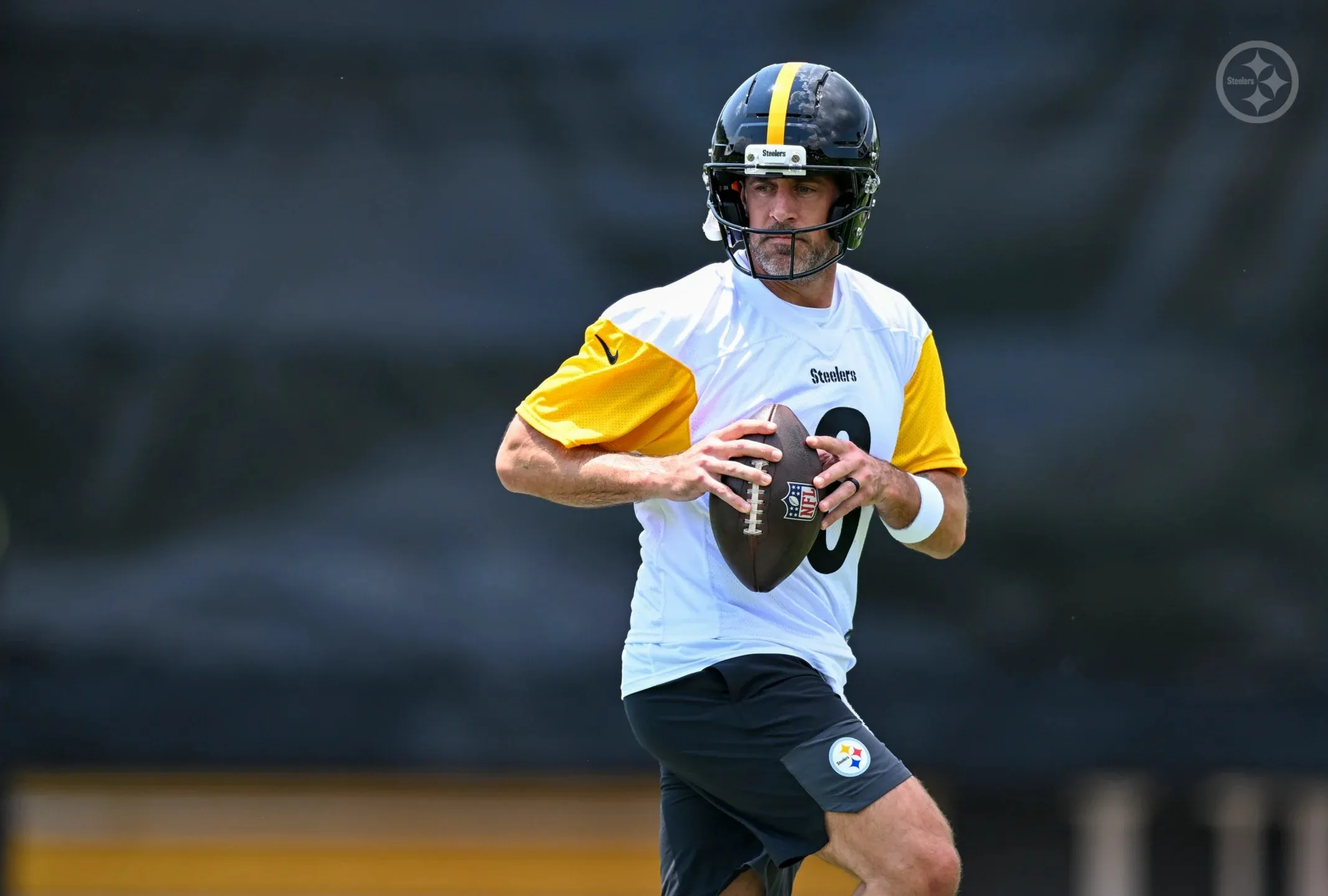 Steelers’ Zach Frazier Reveals Aaron Rodgers’ First Strong Message to Team