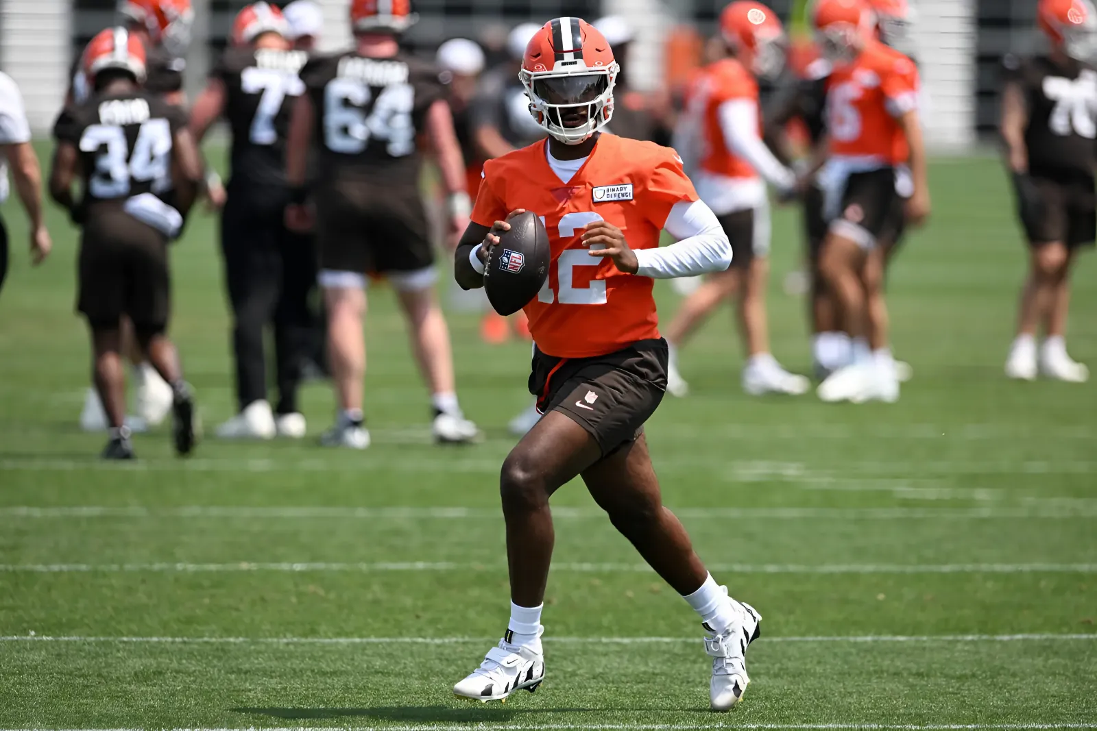 Browns Trade Proposal Sends Shedeur Sanders to Steelers for Draft Compensation