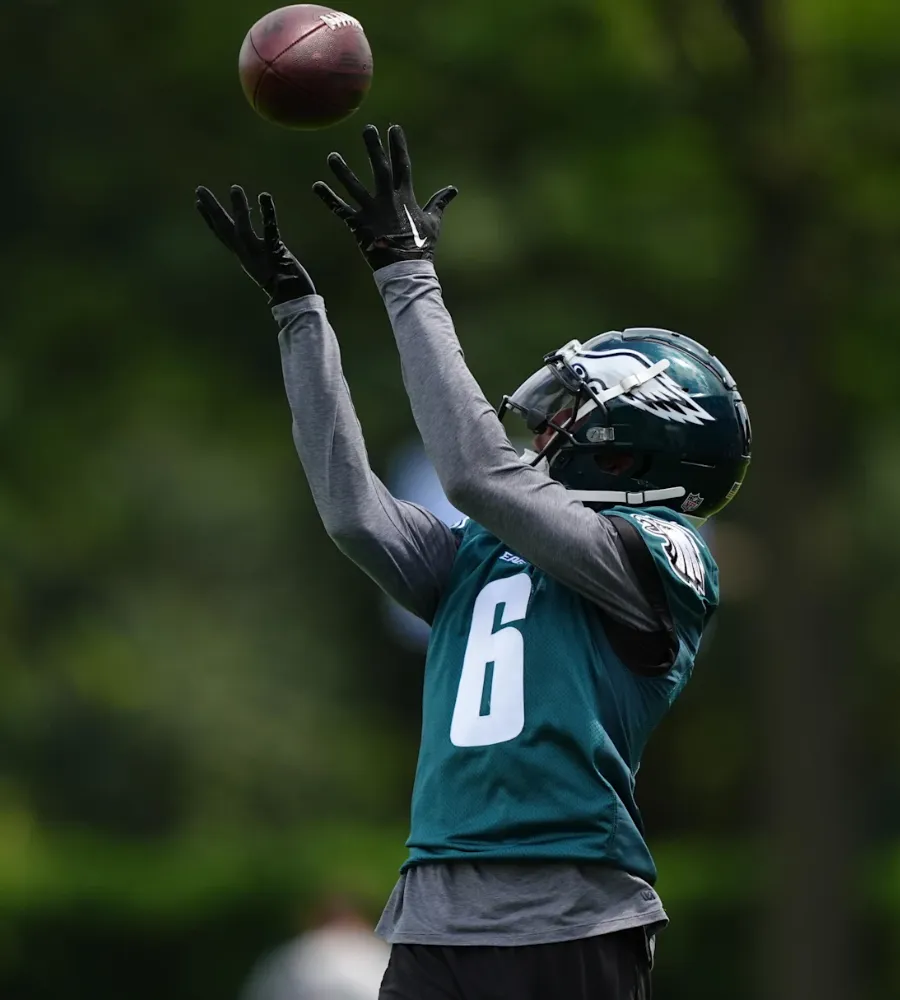 Eagles' DeVonta Smith Endorsed Former 2nd-Round Pick