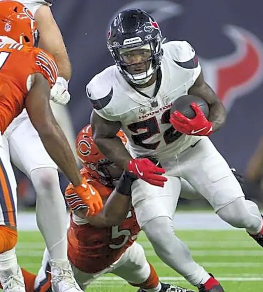Veteran options at running back limited for Bears after signing