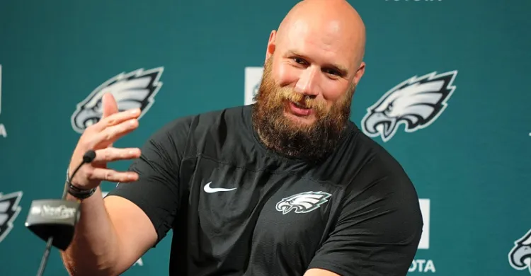 Lane Johnson Suddenly Feels Like Smallest Man In Eagles O-Line Room