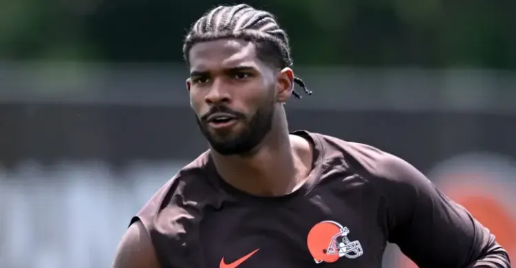 Browns Trade Proposal Sends Shedeur Sanders to Steelers for Draft Compensation