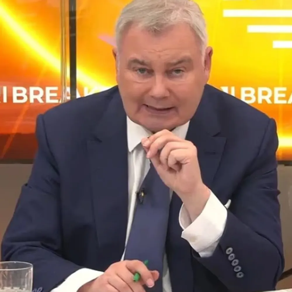 “False, false, false!” – Eamonn Holmes unleashes scathing attack on former TV co-stars in blistering podcast rant as he brands industry ‘full of horrible people’ and mocks fake friendships behind the scenes - suong