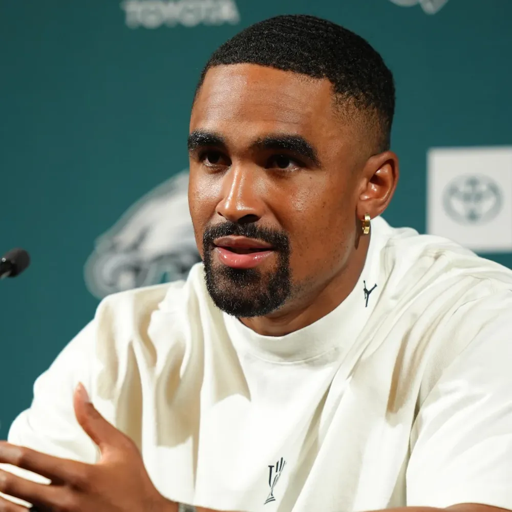 “They still doubt him?” – Eagles superstar Jalen Hurts projected for monster 2025 season as ESPN forecasts game-breaking stats after silencing critics with Super Bowl MVP performance - suong