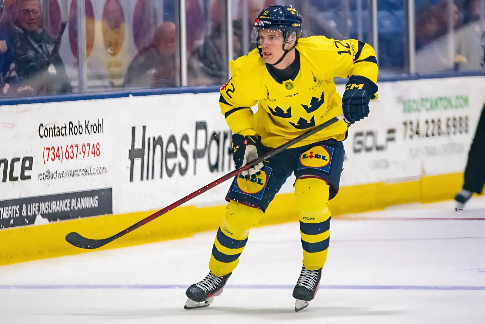 Penguins sign prospect Melvin Fernstrom