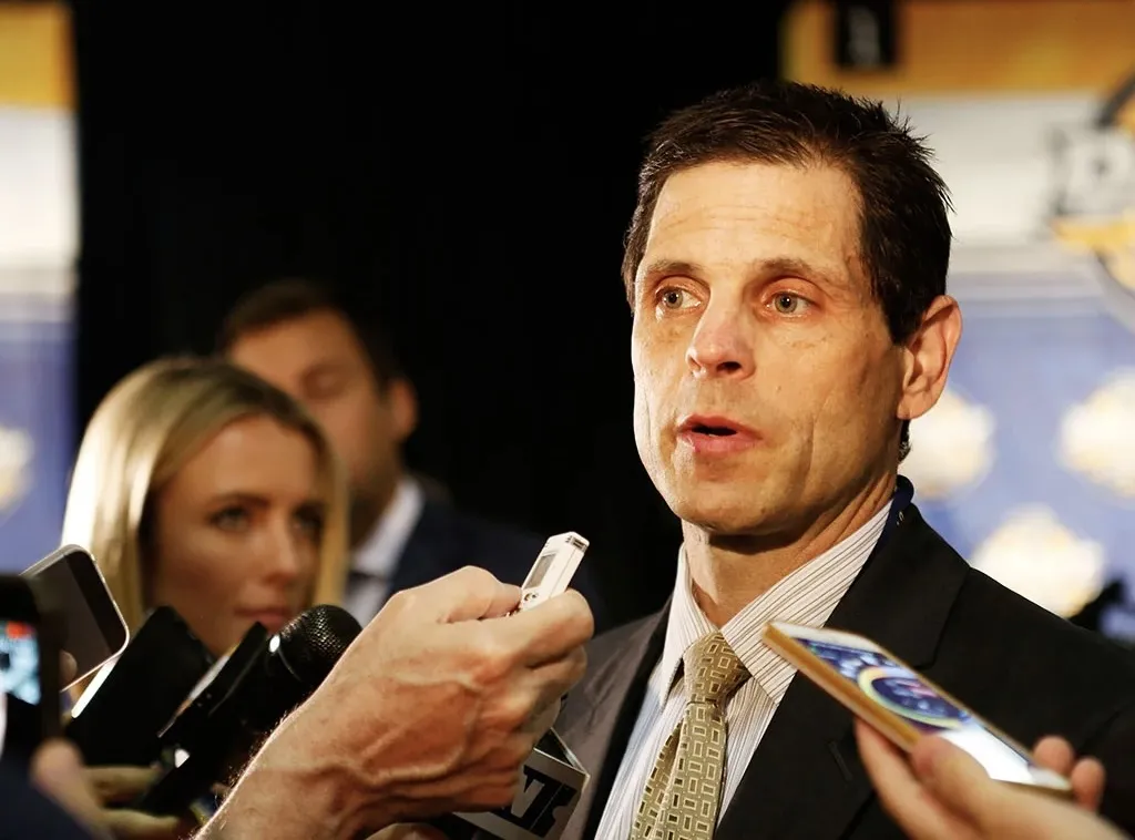 Bruins GM Don Sweeney quickly strikes with low-risk, high reward signing