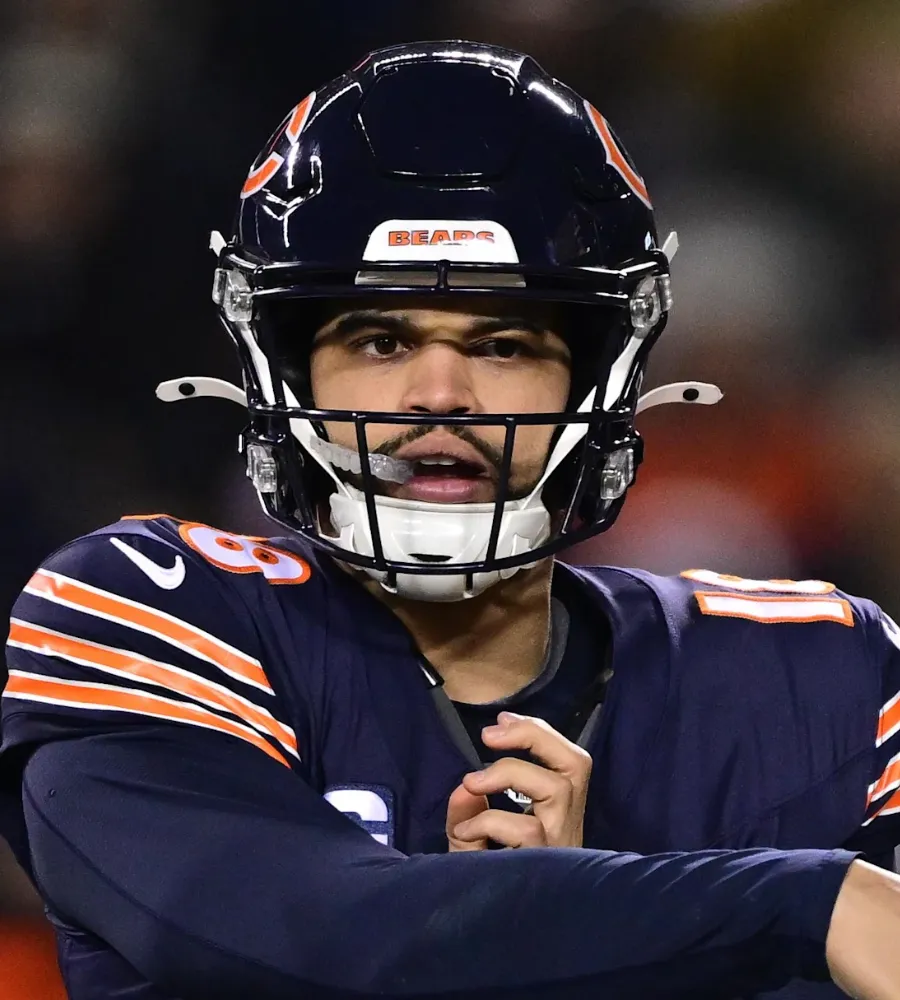 Caleb Williams facing major pressure as Chicago Bears' QB in 2025