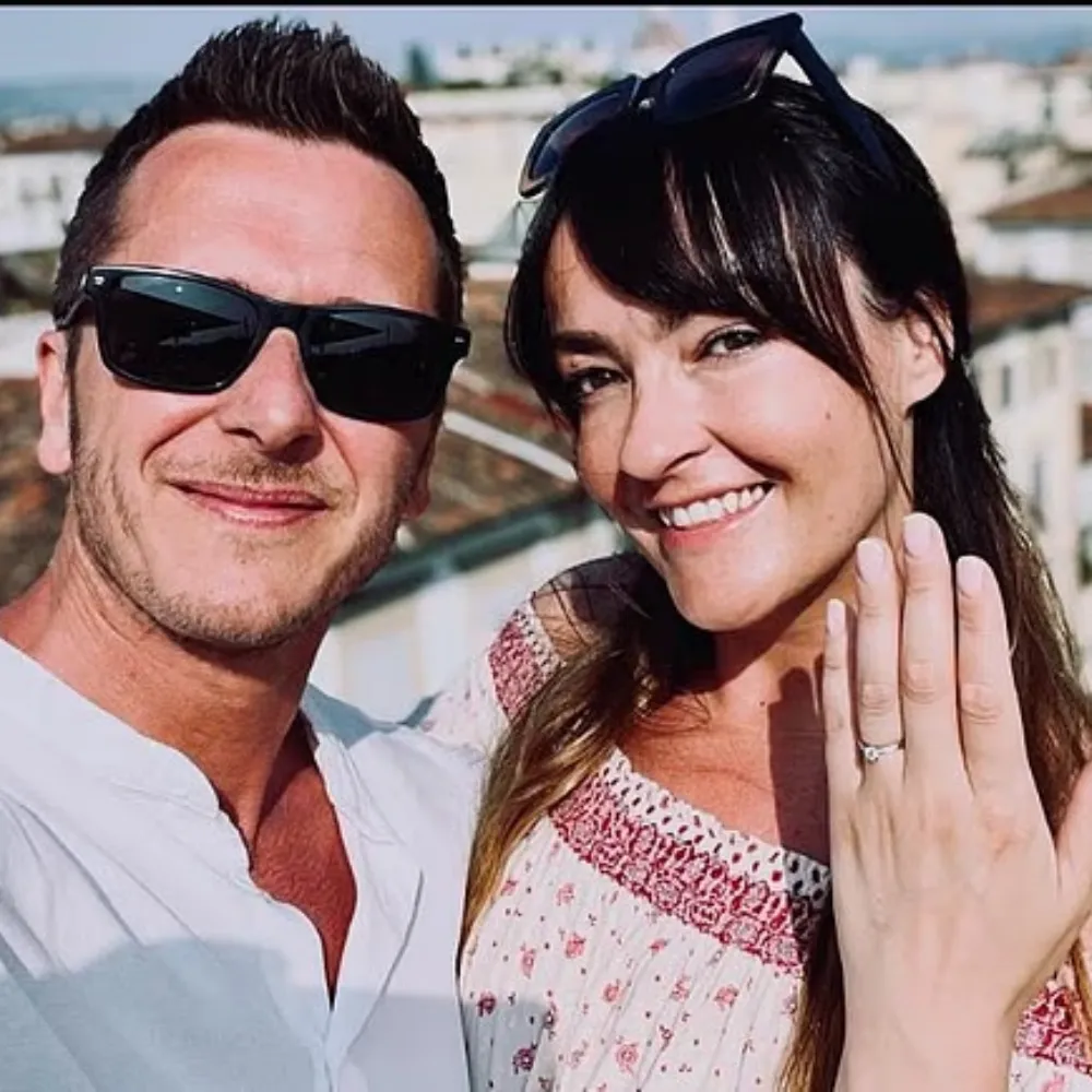 “Felt like my wife the moment I met her” – Five star Ritchie Neville announces shock engagement to mystery woman during romantic Italy getaway, just weeks after publicly expressing regret over breaking Billie Piper’s heart - suong
