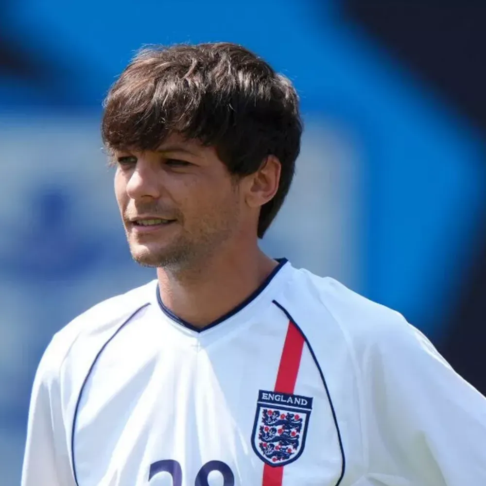 “Take that 1D kid off!” – Soccer Aid fans clash over Louis Tomlinson as deafening screams every time he touches the ball spark chaos in the stands and outrage online - suong
