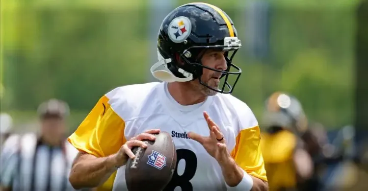Aaron Rodgers Raises Eyebrows in First Week With Steelers